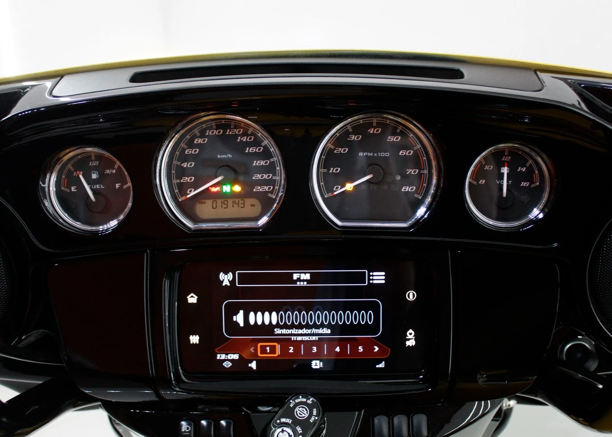 HARLEY-DAVIDSON STREET GLIDE SPECIAL