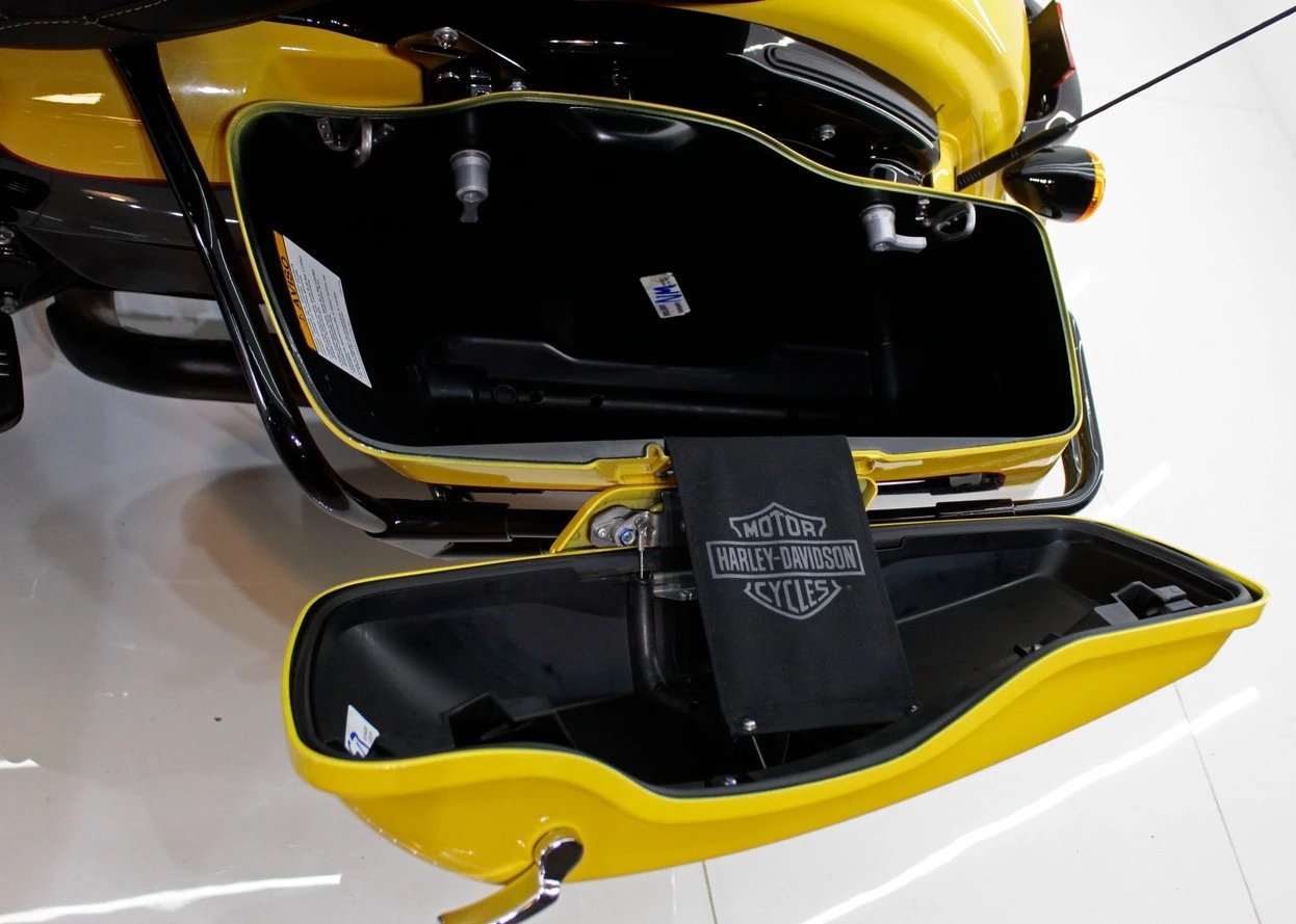 HARLEY-DAVIDSON STREET GLIDE SPECIAL