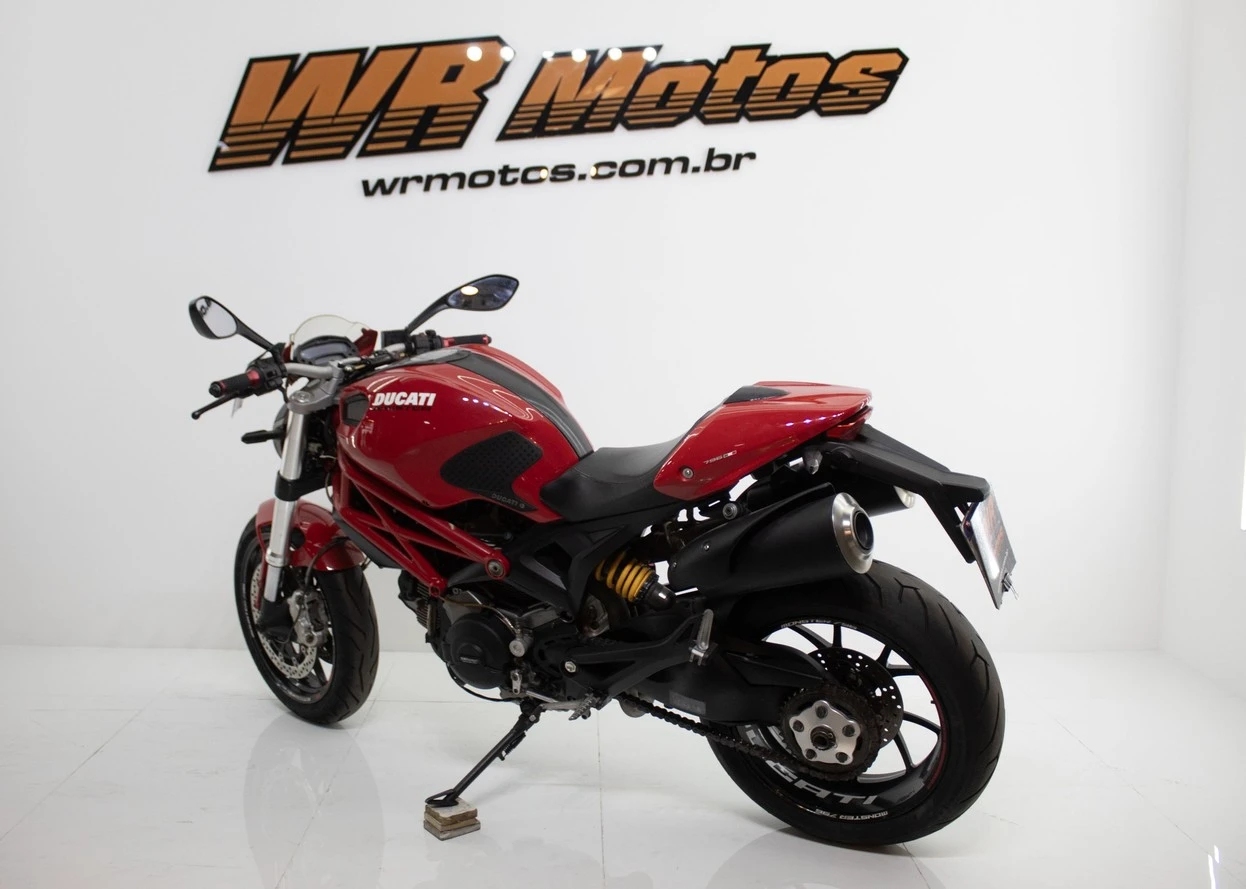 DUCATI MONSTER 796