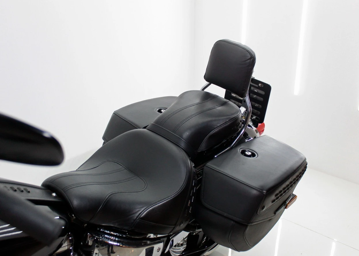HARLEY-DAVIDSON SOFTAIL HERITAGE CLASSIC 114