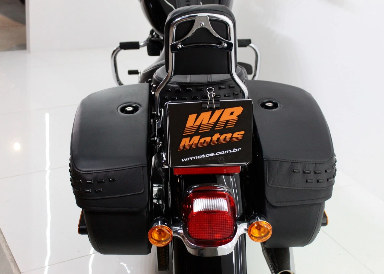 HARLEY-DAVIDSON SOFTAIL HERITAGE CLASSIC 114