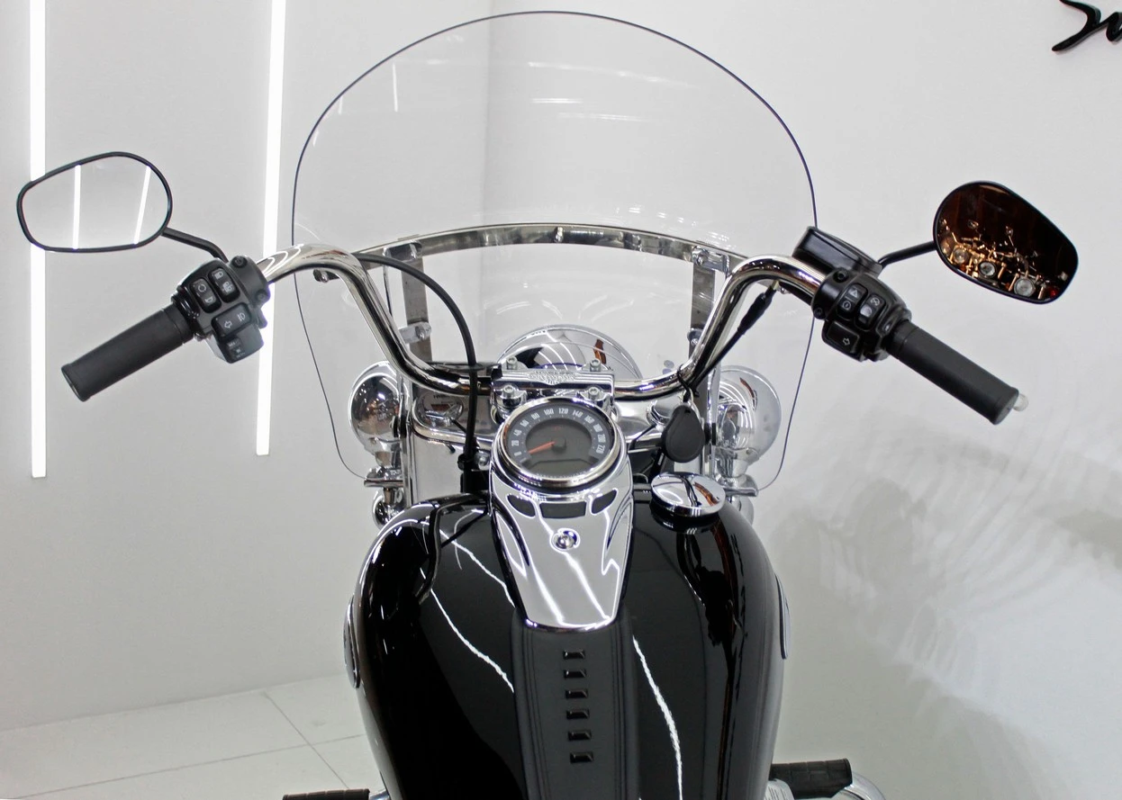 HARLEY-DAVIDSON SOFTAIL HERITAGE CLASSIC 114
