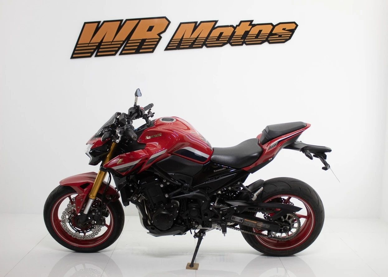 KAWASAKI Z900