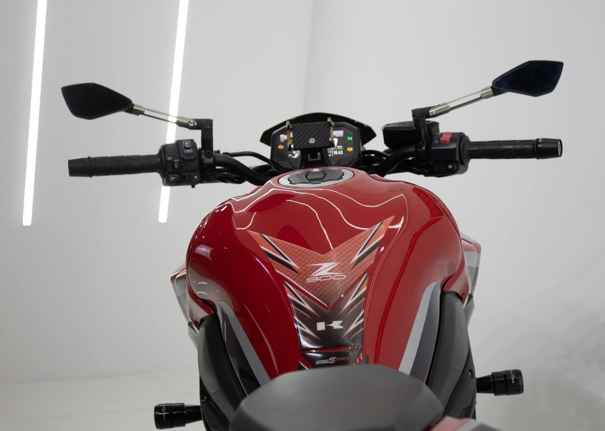 KAWASAKI Z900