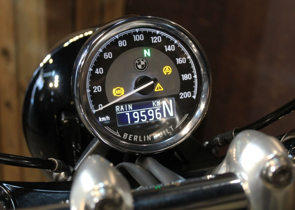 BMW R 18