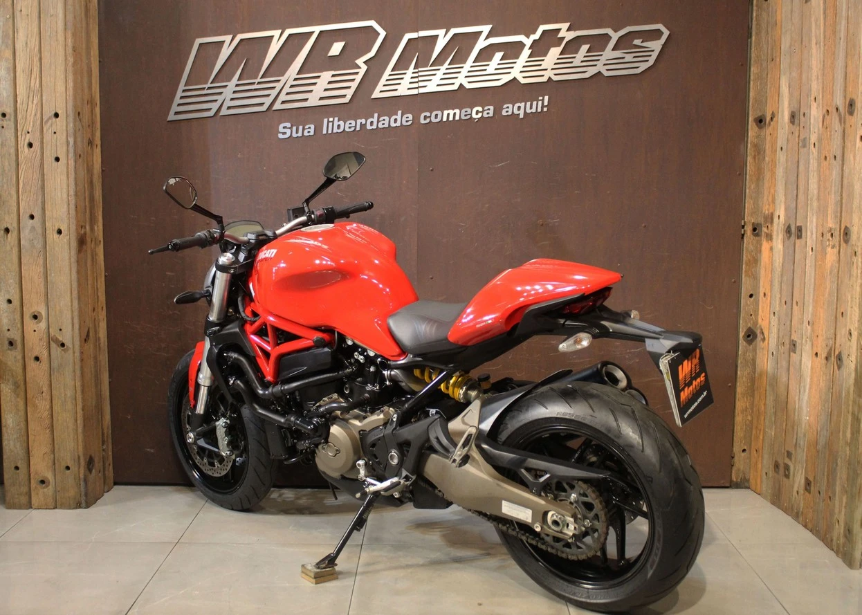 DUCATI MONSTER 821
