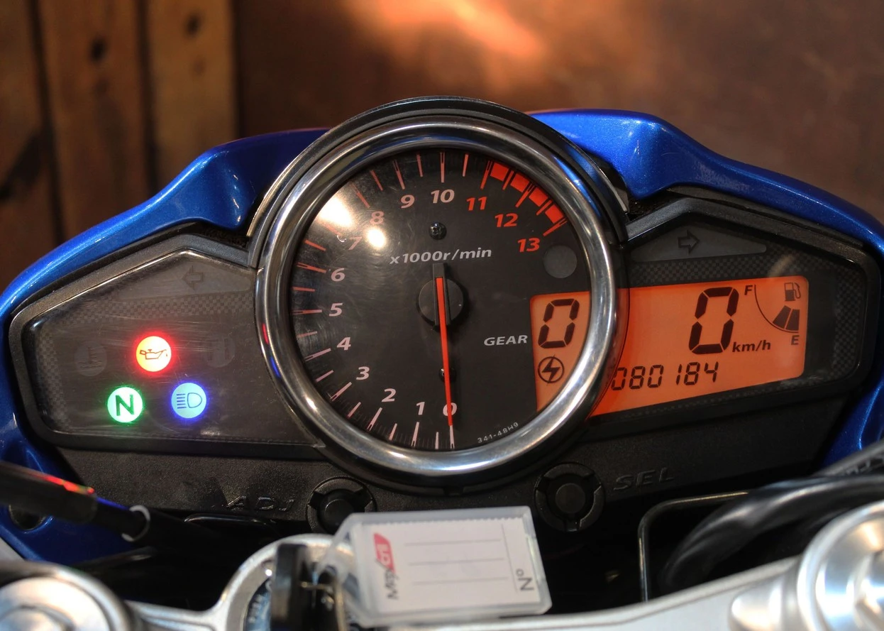 SUZUKI INAZUMA