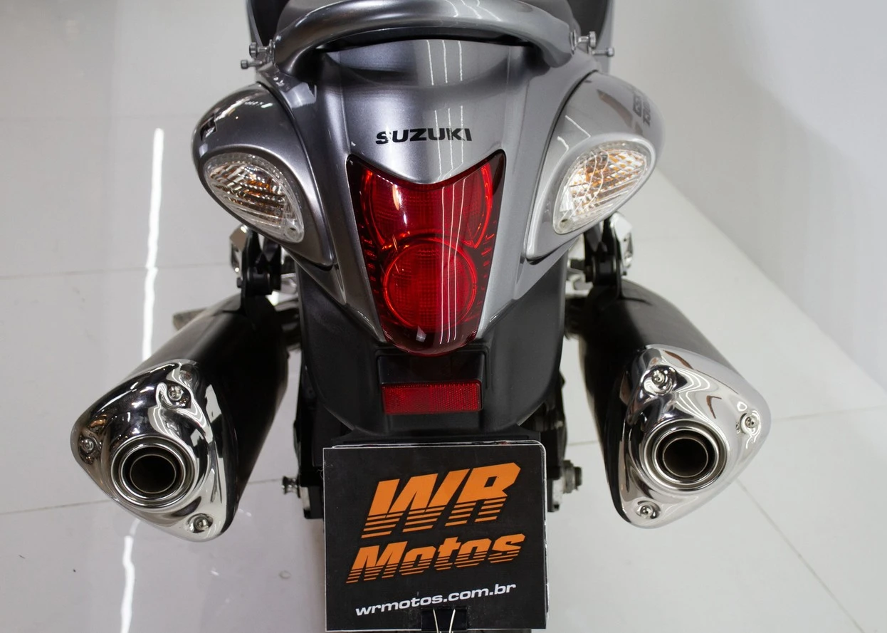 SUZUKI GSX 1300 RA HAYABUSA