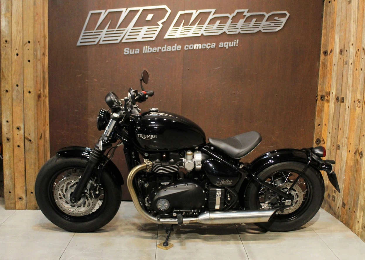 TRIUMPH BONNEVILLE BOBBER 1200