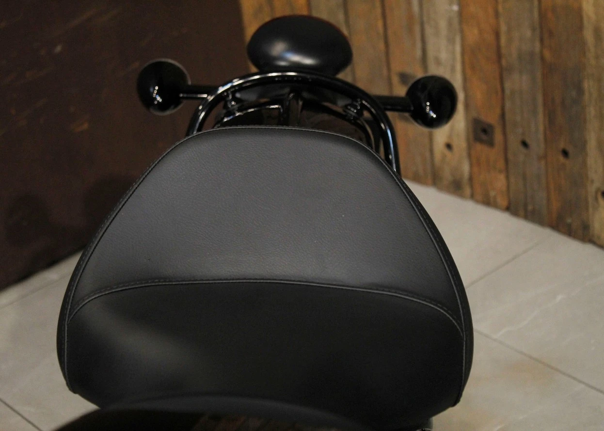 TRIUMPH BONNEVILLE BOBBER 1200