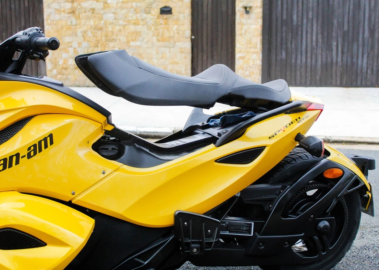 CAN-AM SPYDER ST-S