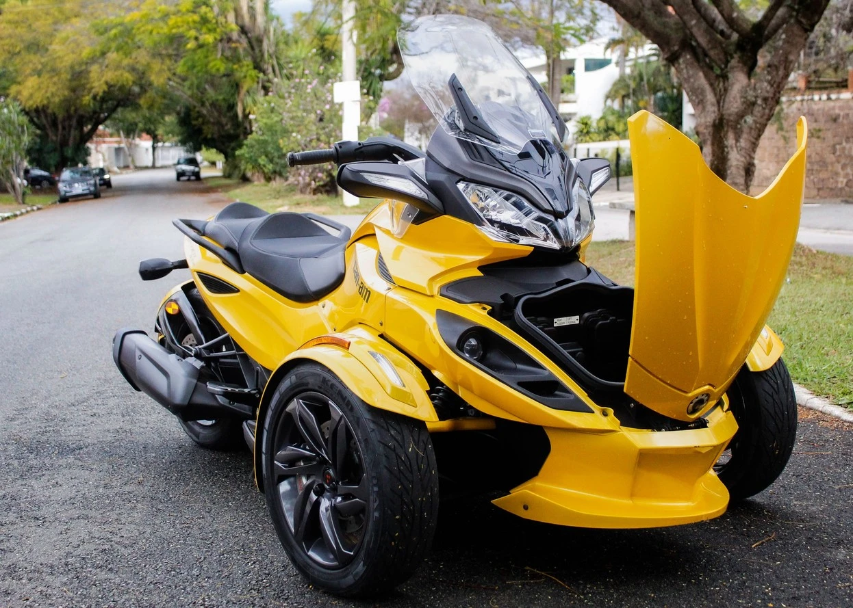 CAN-AM SPYDER ST-S