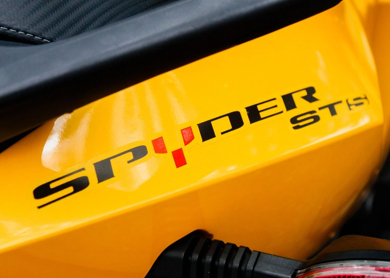 CAN-AM SPYDER ST-S