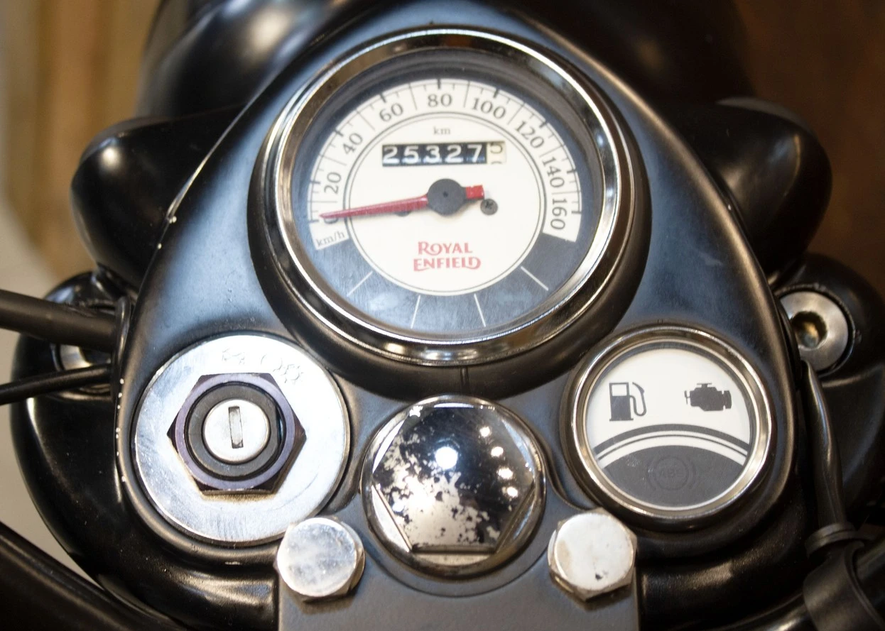 ROYAL ENFIELD CLASSIC 500