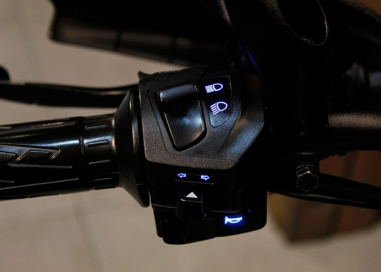 BAJAJ DOMINAR 400