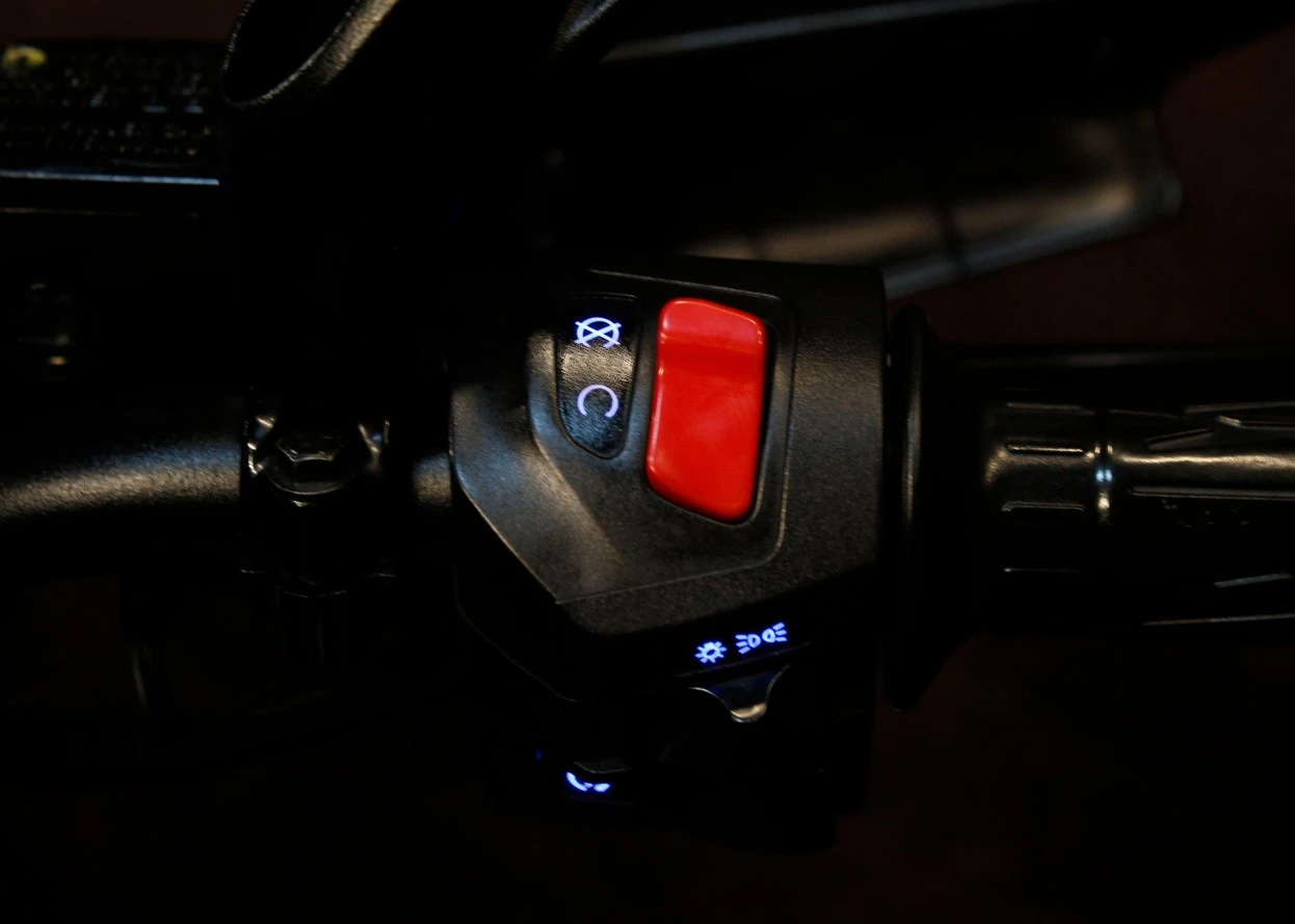 BAJAJ DOMINAR 400