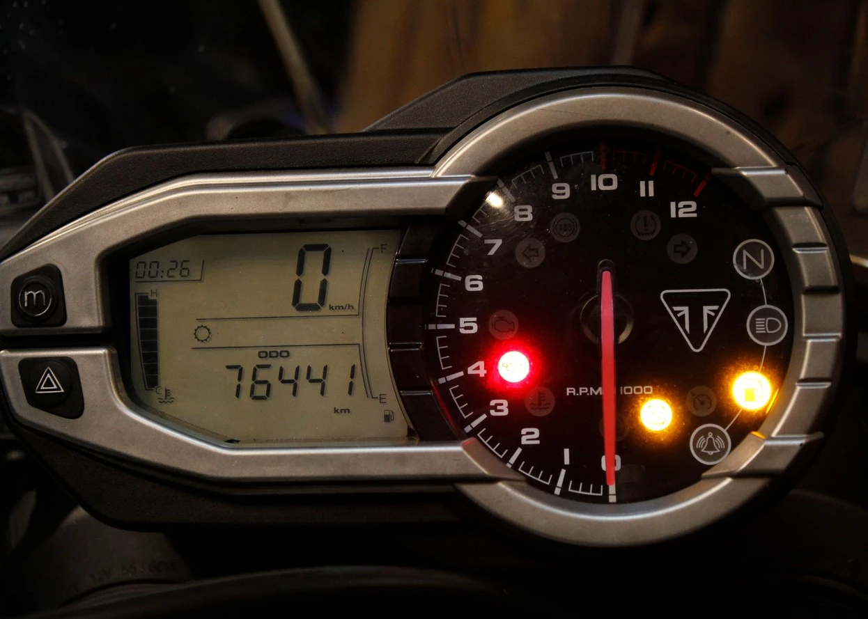 TRIUMPH TIGER 800 XCX