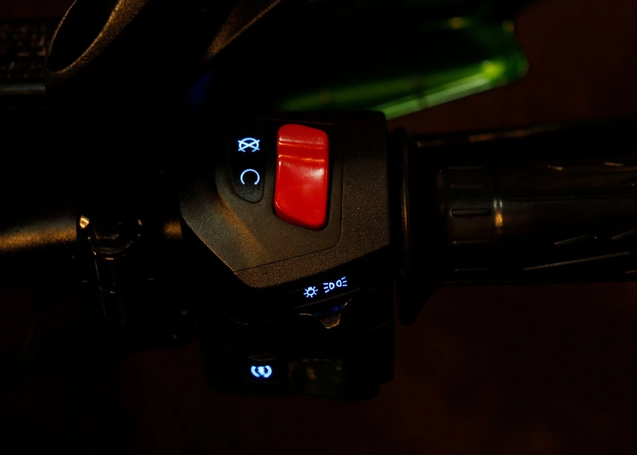 BAJAJ DOMINAR 400