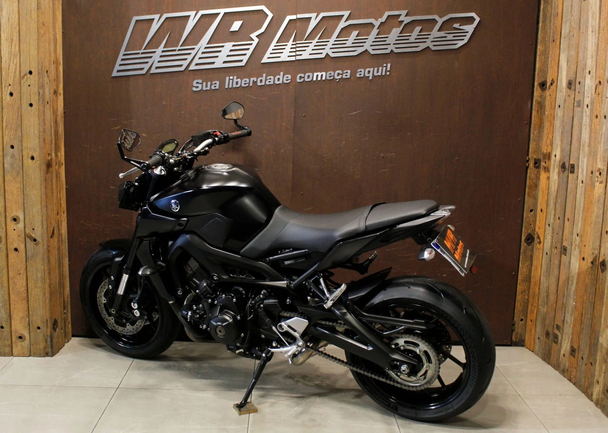 YAMAHA MT-09