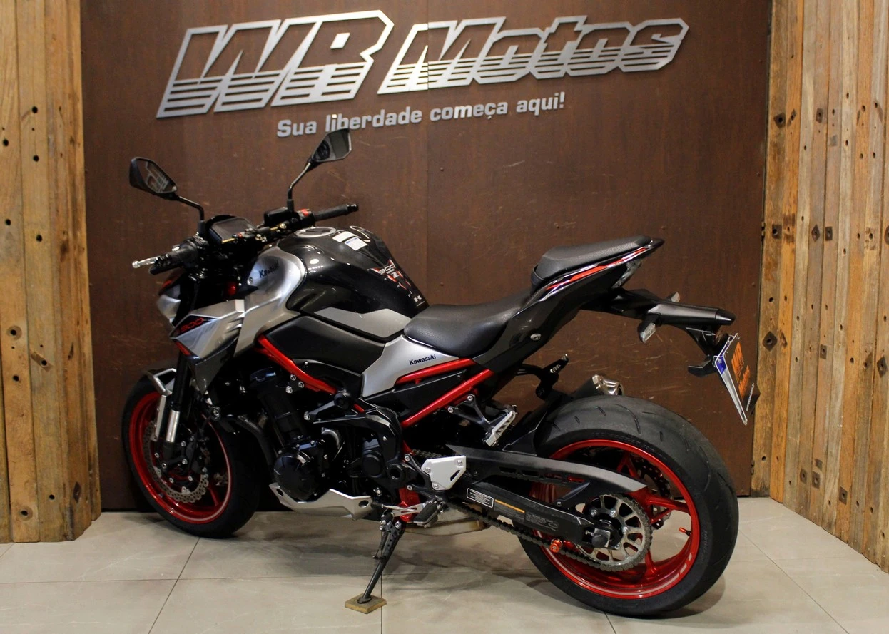 KAWASAKI Z900