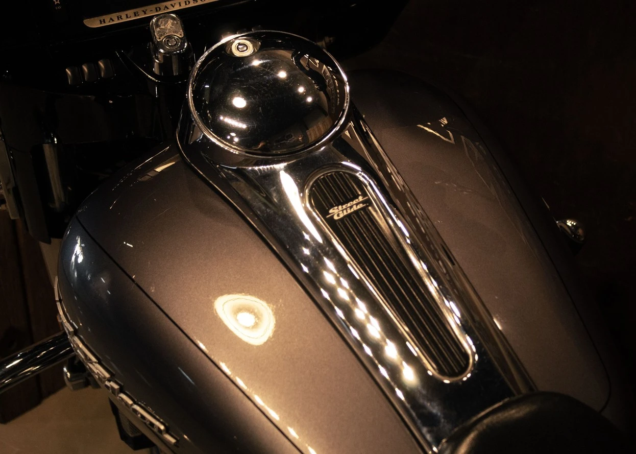 HARLEY-DAVIDSON STREET GLIDE SPECIAL