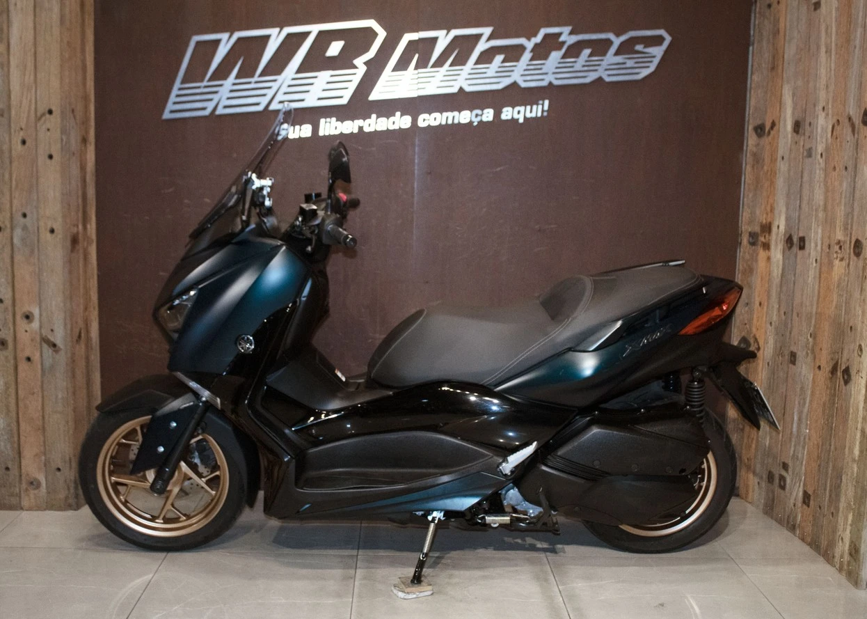 YAMAHA XMAX ABS