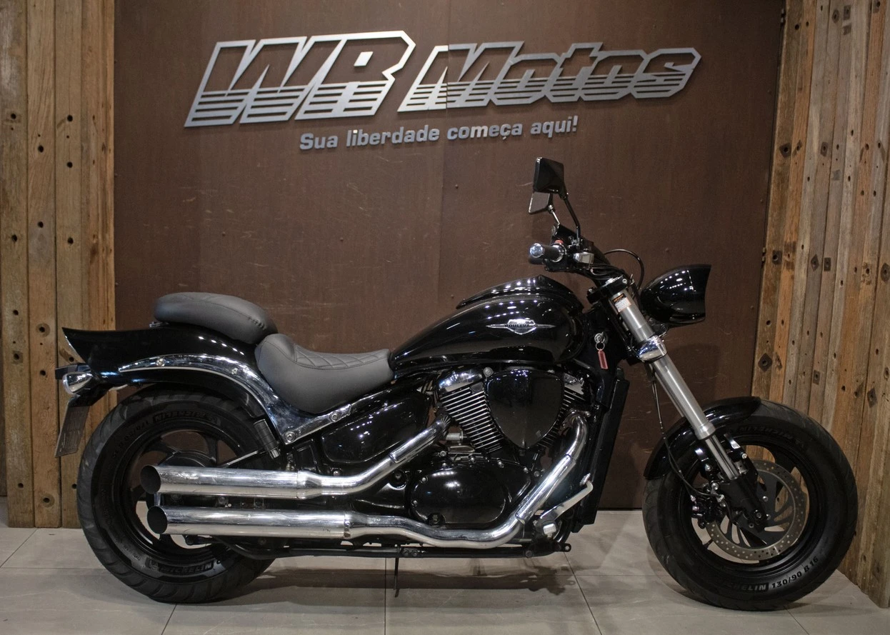 SUZUKI BOULEVARD M800