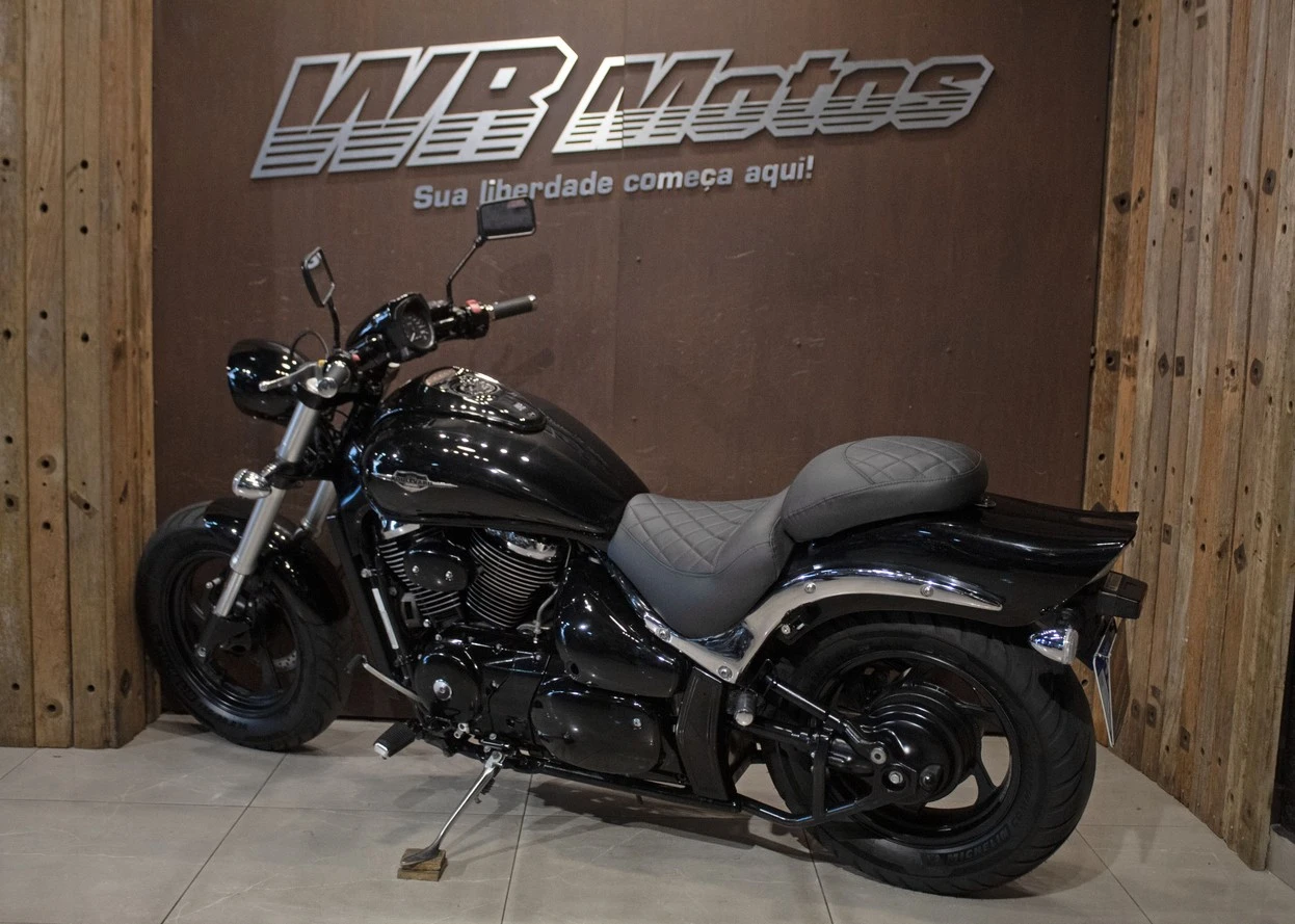 SUZUKI BOULEVARD M800