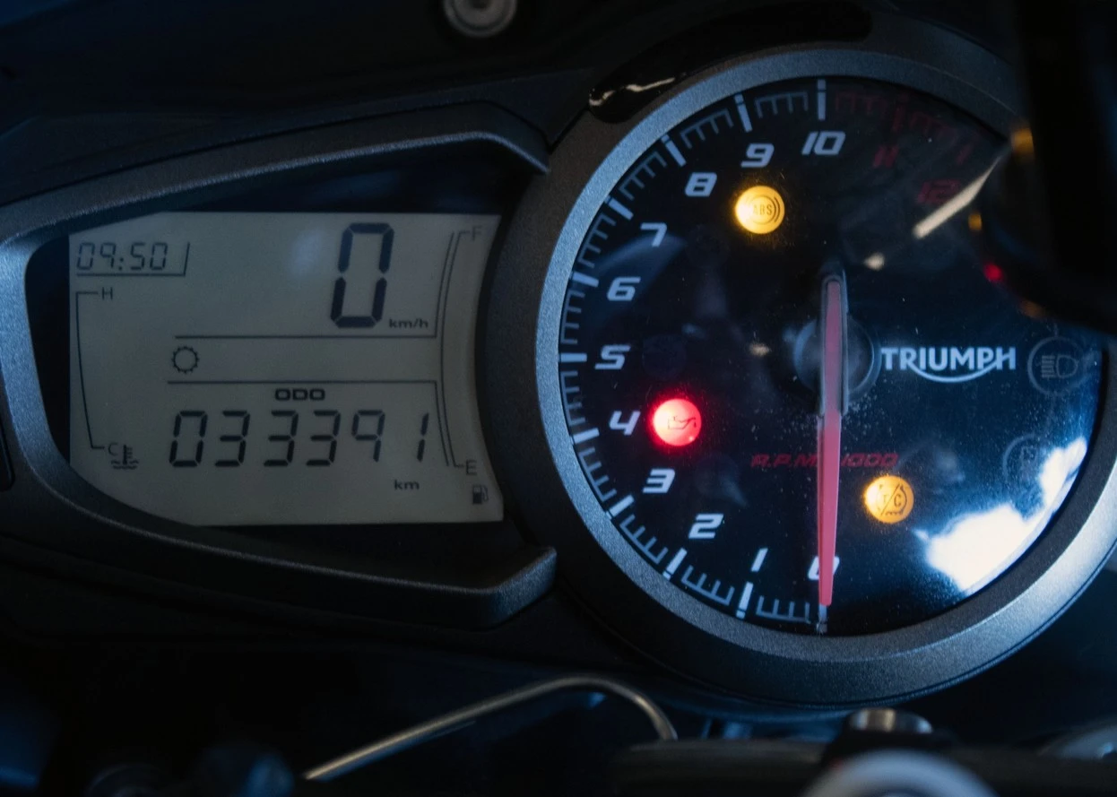 TRIUMPH SPEED TRIPLE R