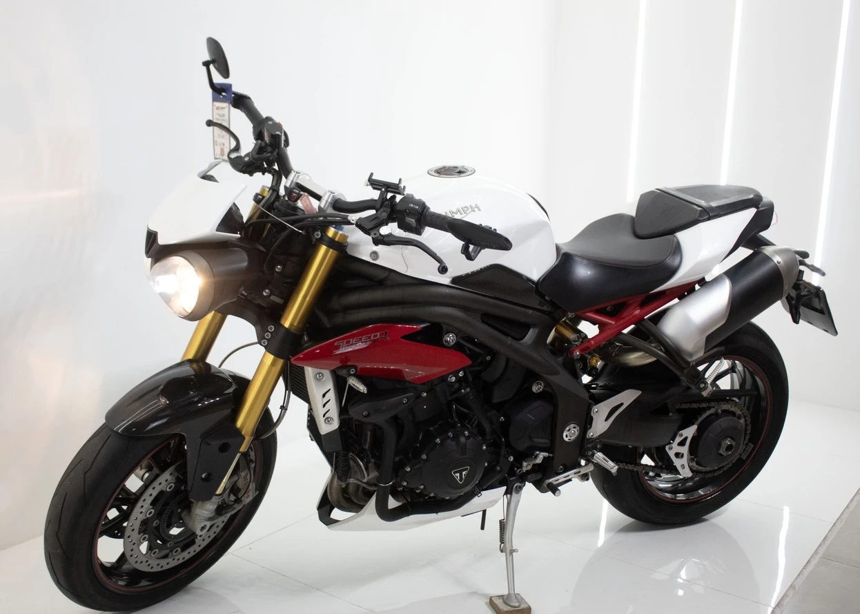 TRIUMPH SPEED TRIPLE R