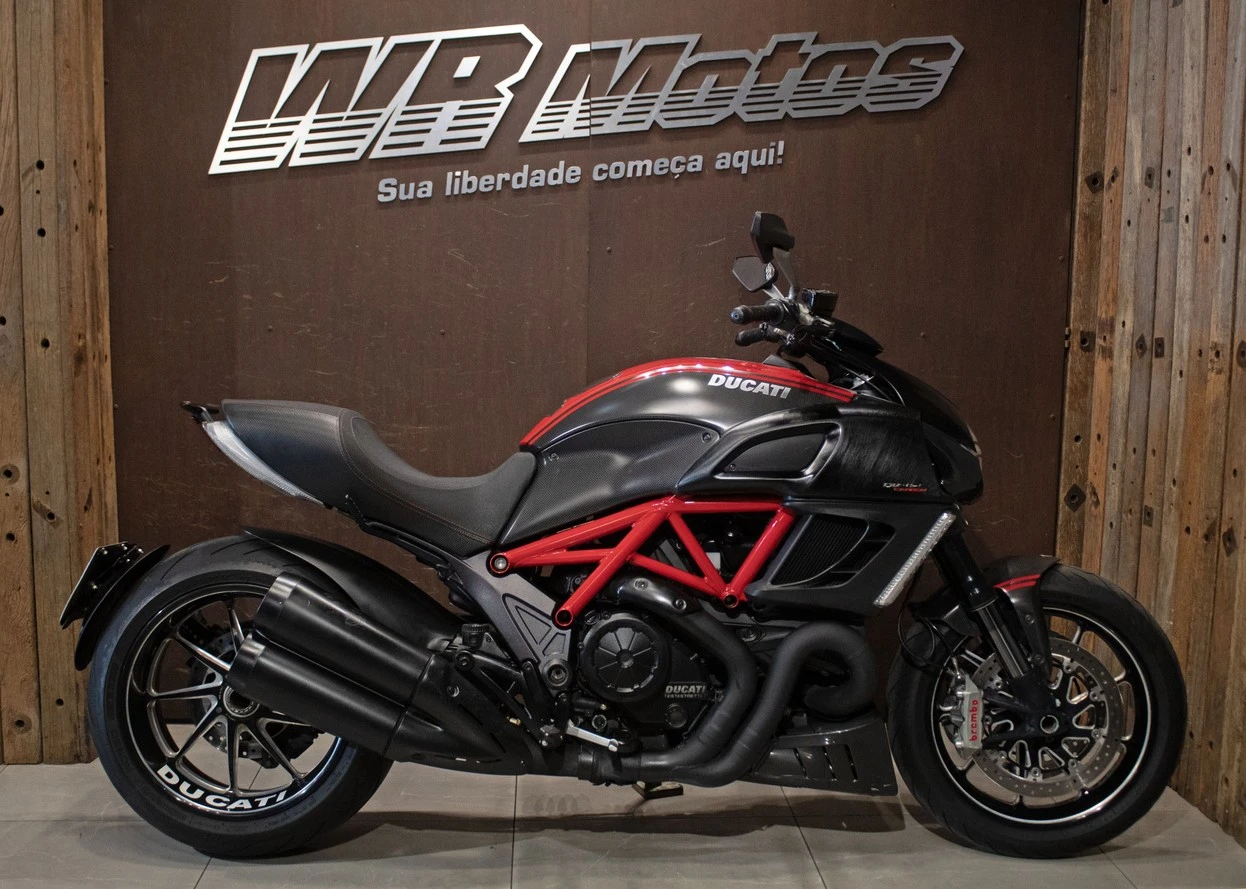 DUCATI DIAVEL CARBON