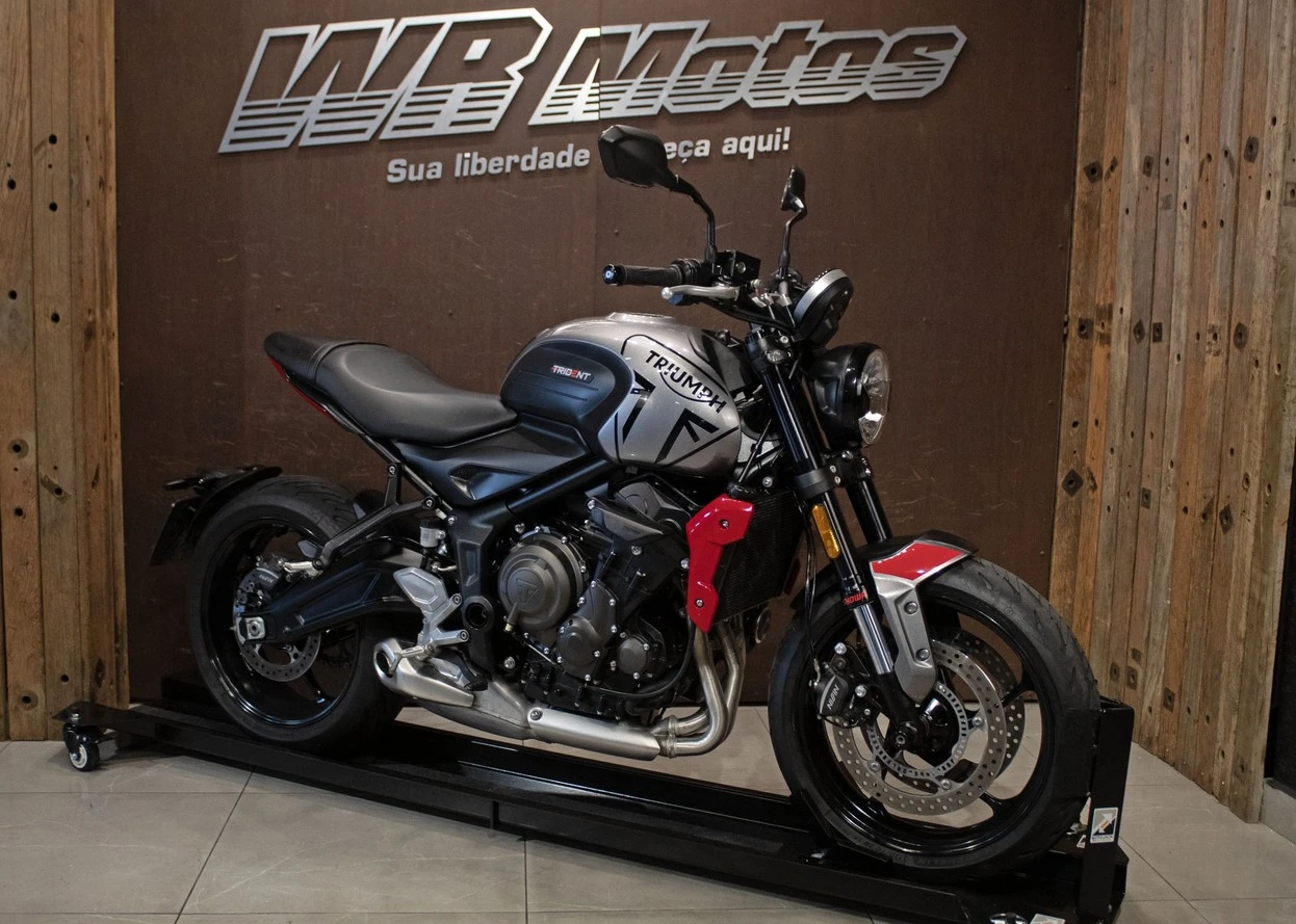 TRIUMPH TRIDENT 660