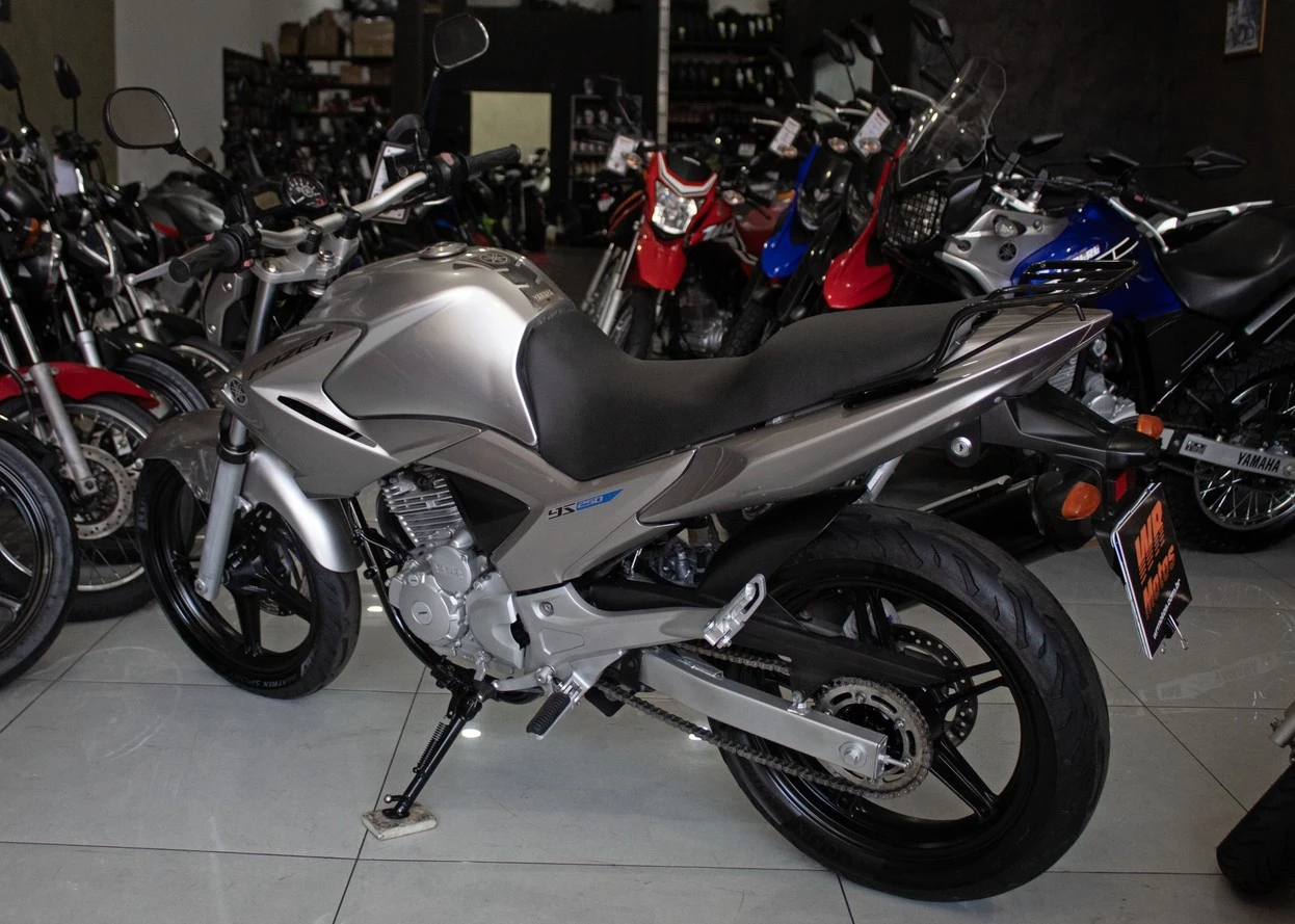 YAMAHA YS 250 FAZER