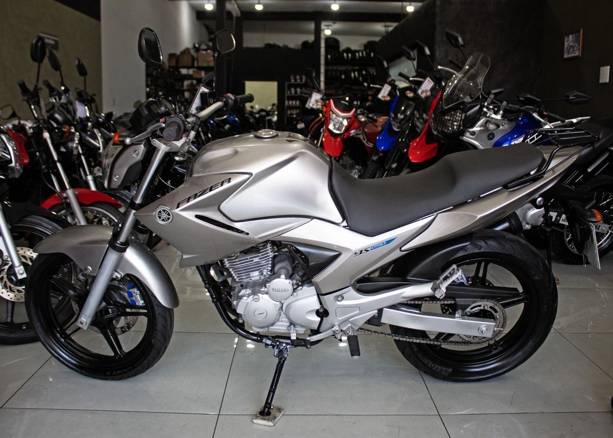 YAMAHA YS 250 FAZER