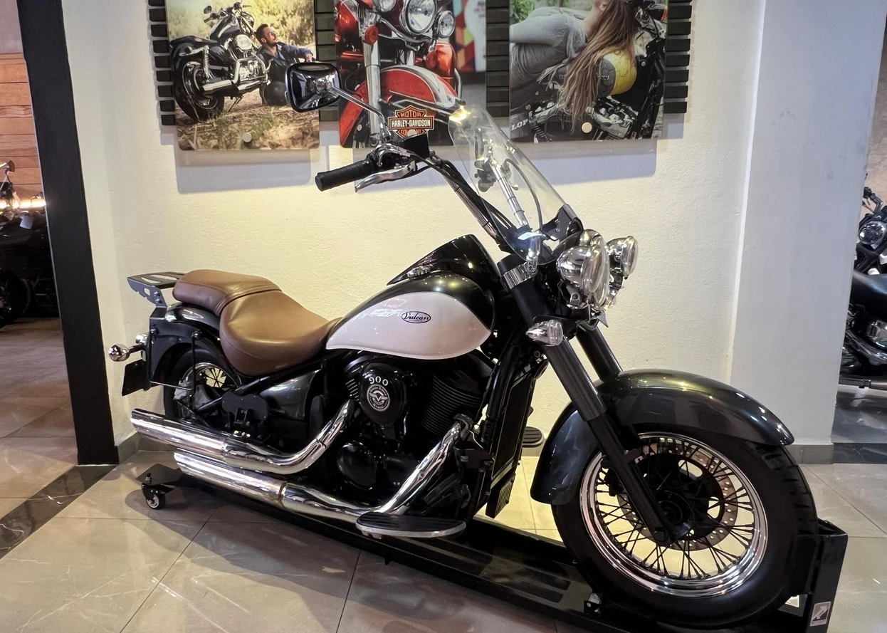 KAWASAKI VULCAN 900 CLASSIC