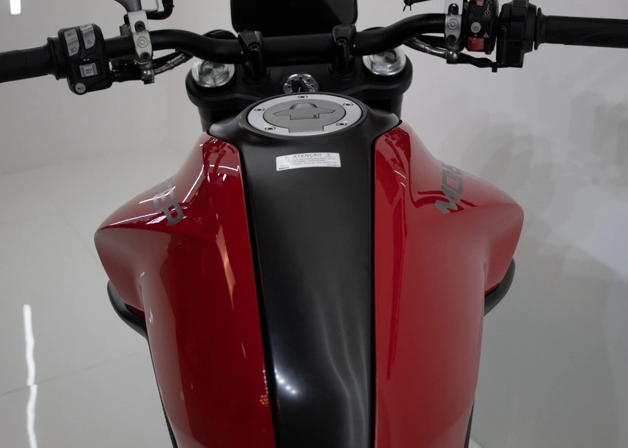 DUCATI MONSTER 937
