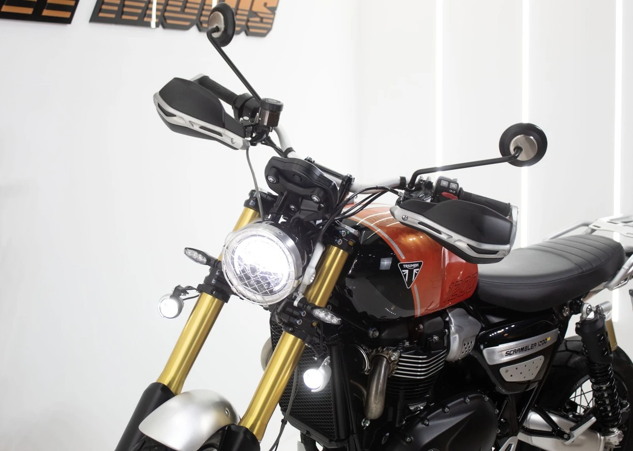 TRIUMPH BONNEVILLE SCRAMBLER 1200 XE
