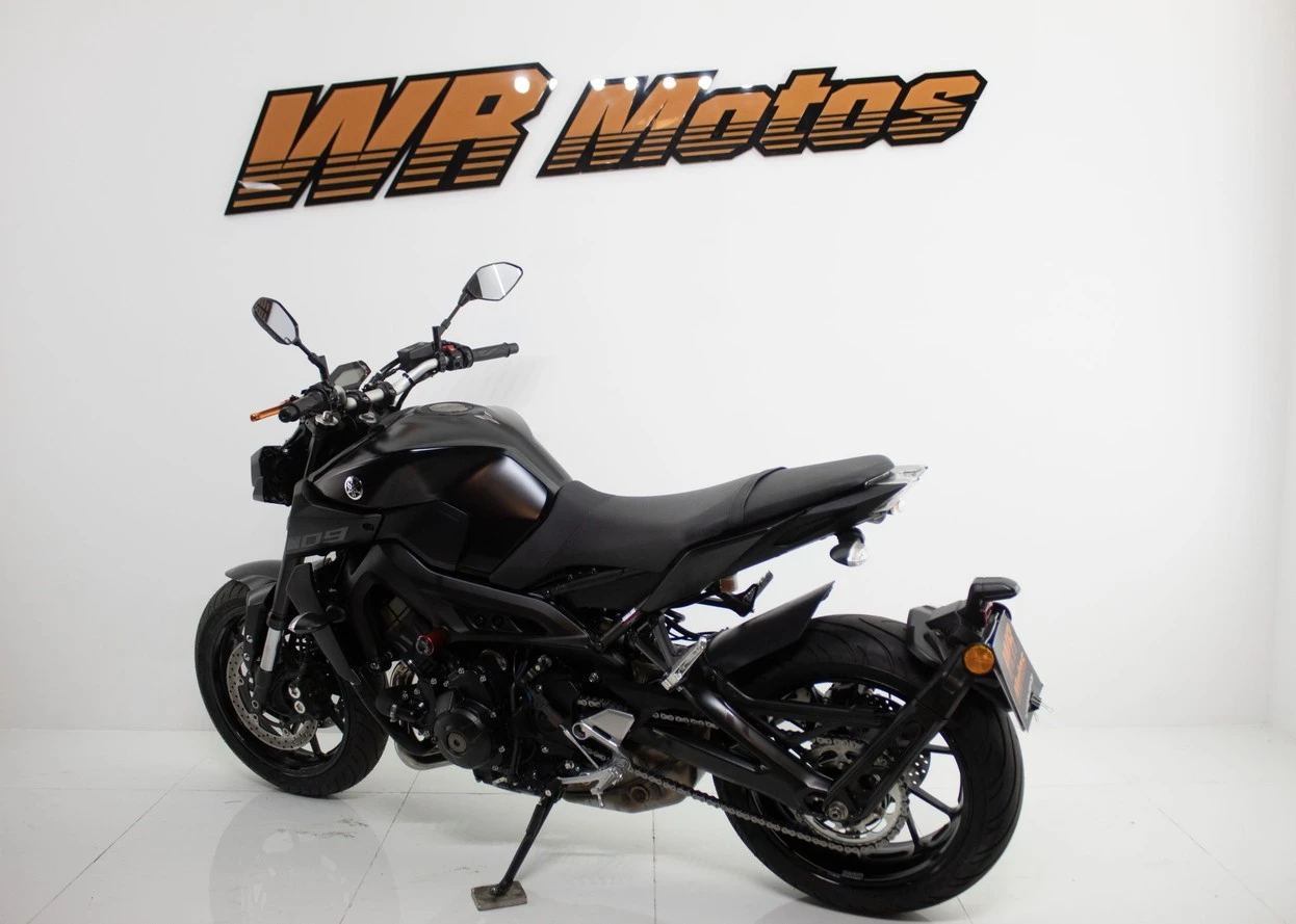 YAMAHA MT-09