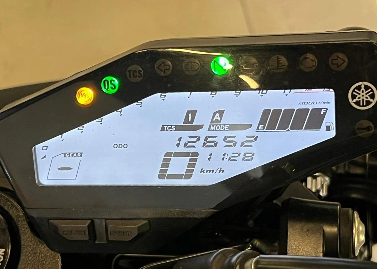 YAMAHA MT-09