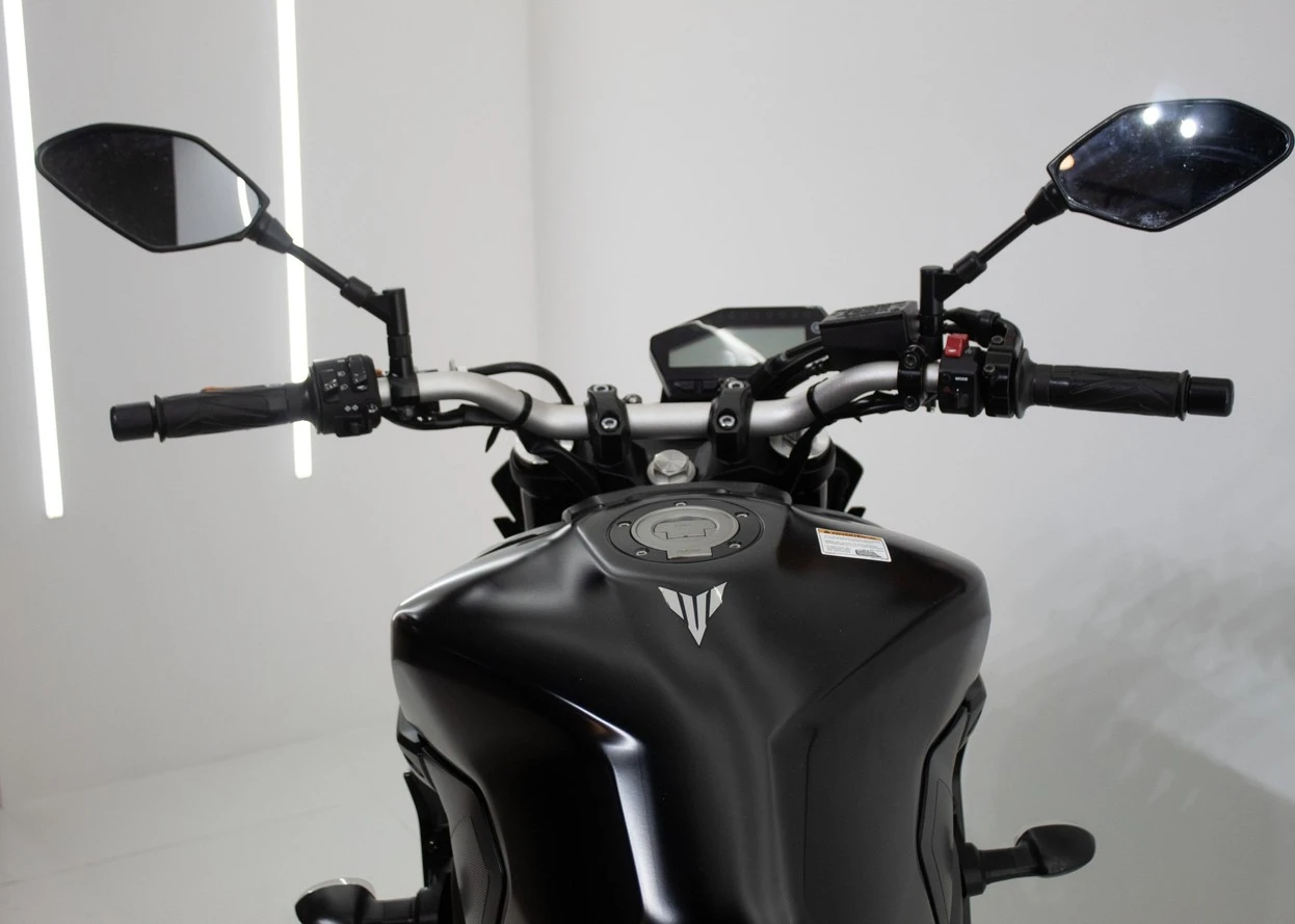 YAMAHA MT-09