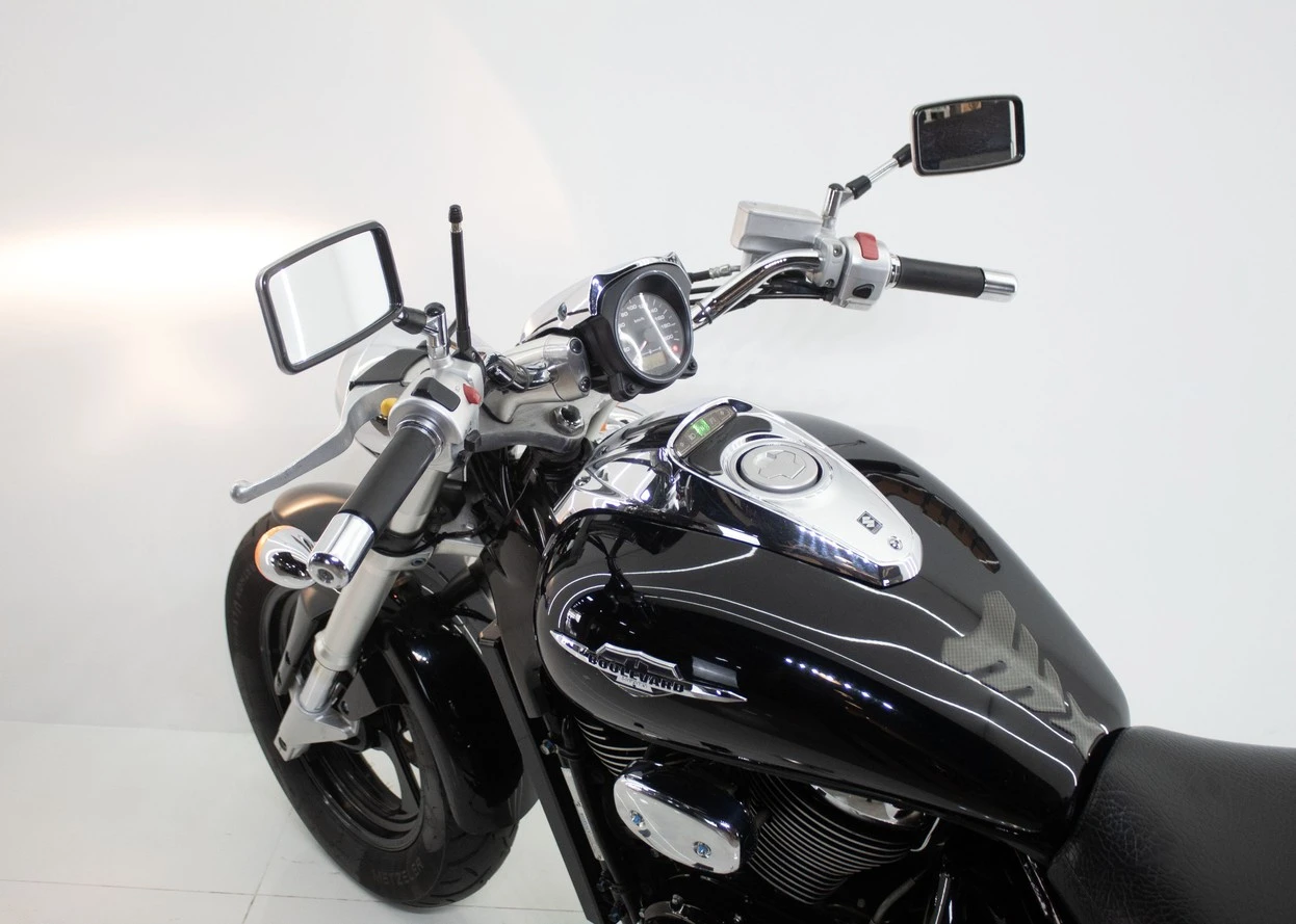 SUZUKI BOULEVARD M800