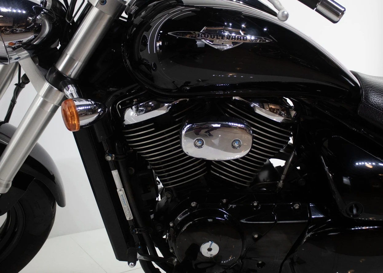 SUZUKI BOULEVARD M800