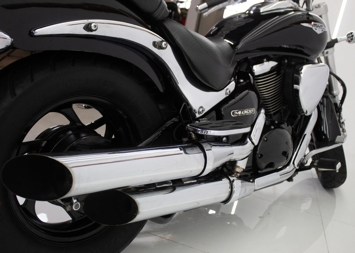 SUZUKI BOULEVARD M800
