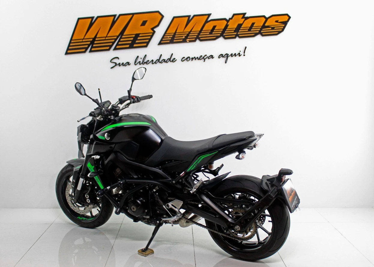 YAMAHA MT-09