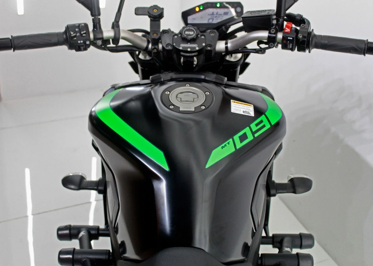 YAMAHA MT-09