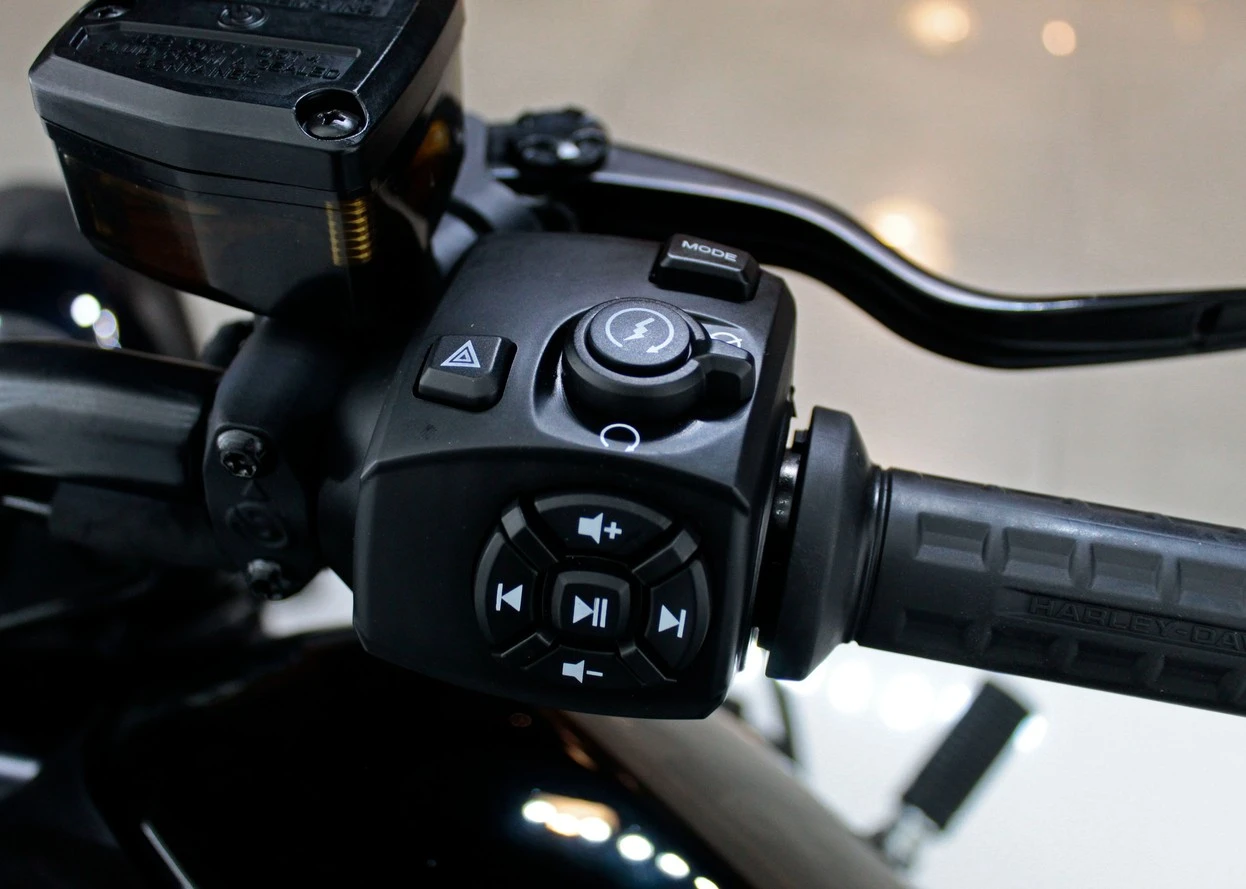 HARLEY-DAVIDSON SPORTSTER S