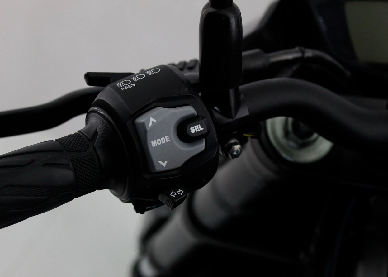 SUZUKI GSX S 750AZ