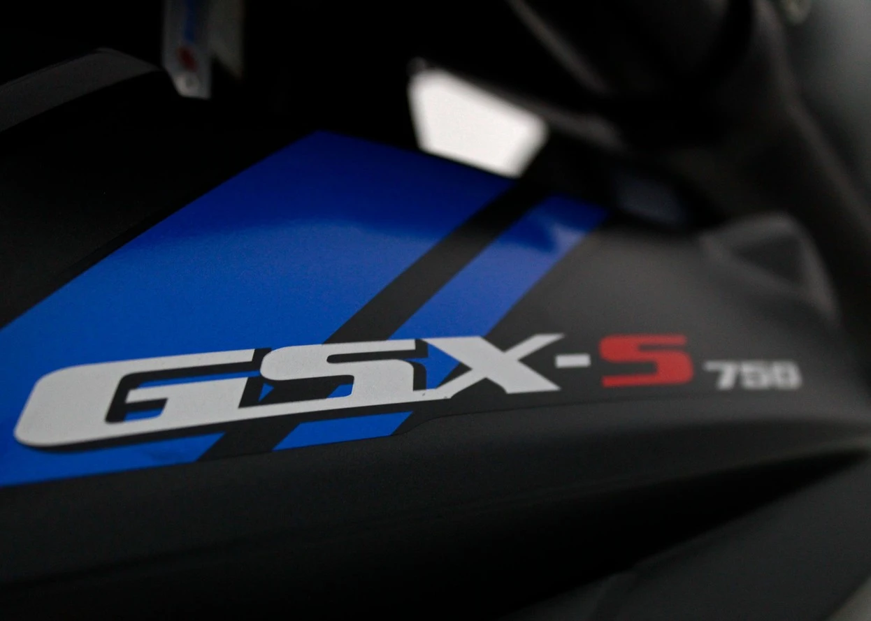 SUZUKI GSX S 750AZ