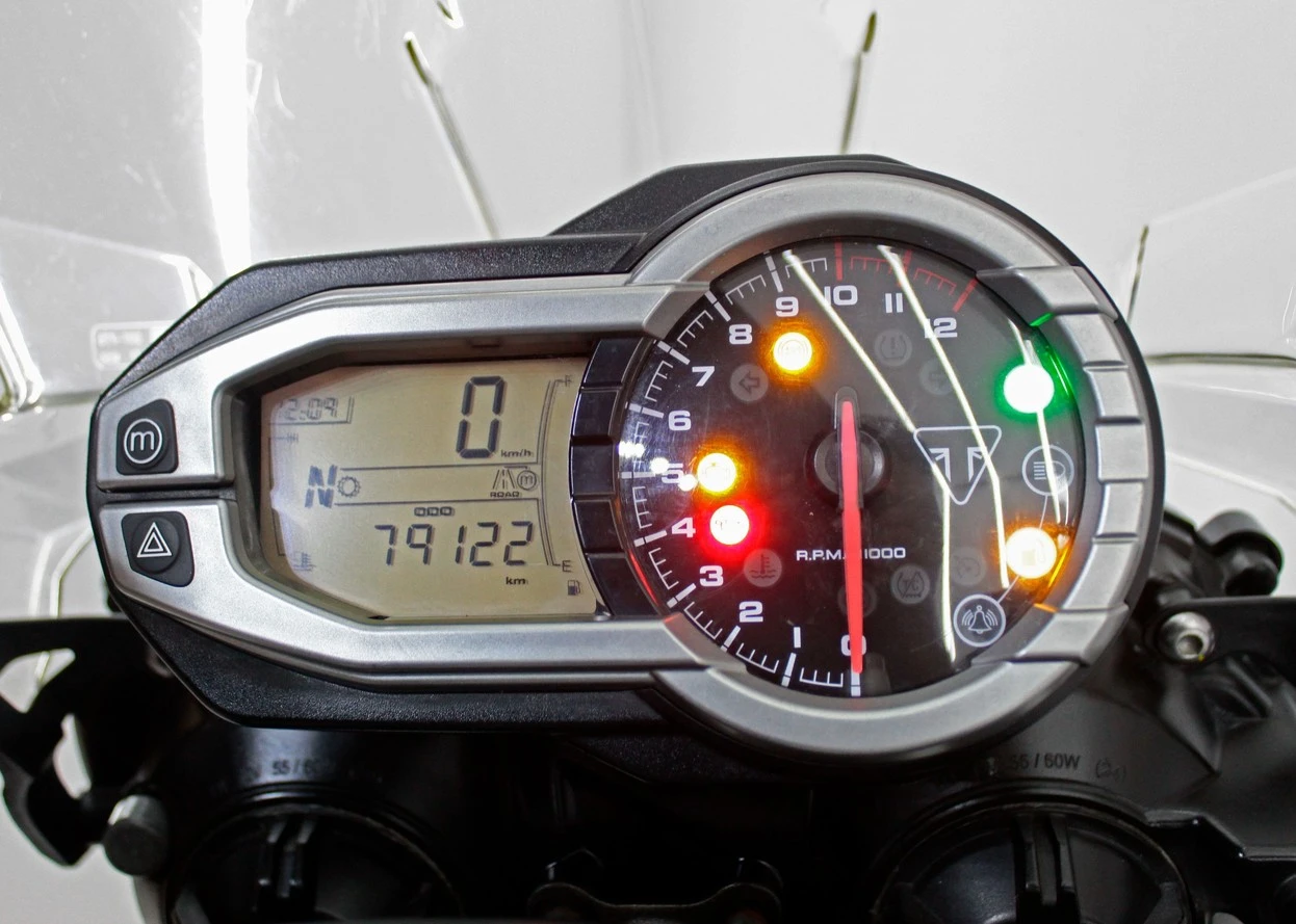 TRIUMPH TIGER 800 XCX