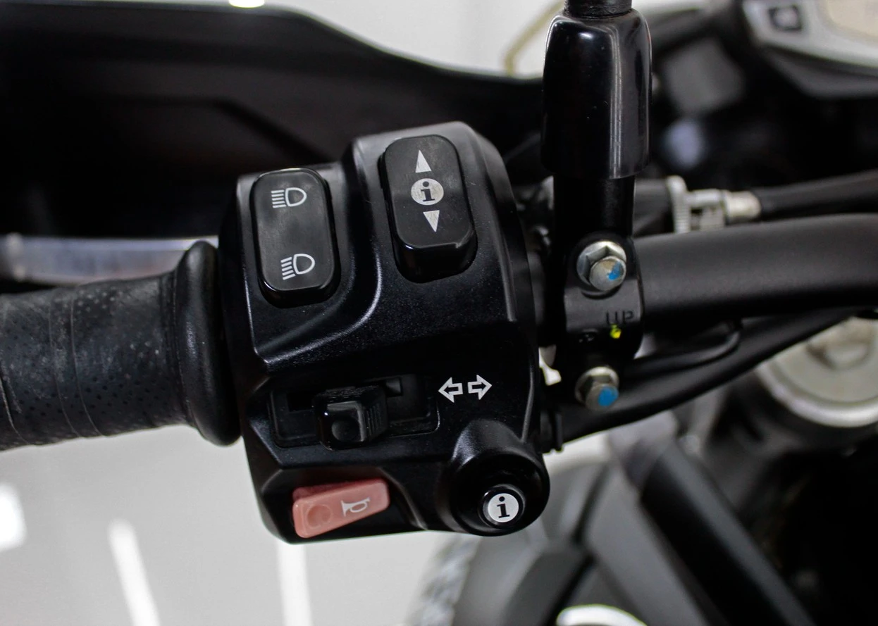 TRIUMPH TIGER 800 XCX
